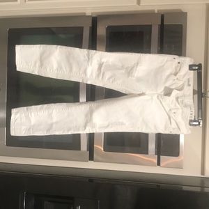 White skinny jeans